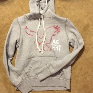 American Eagle women’s sweatshirt